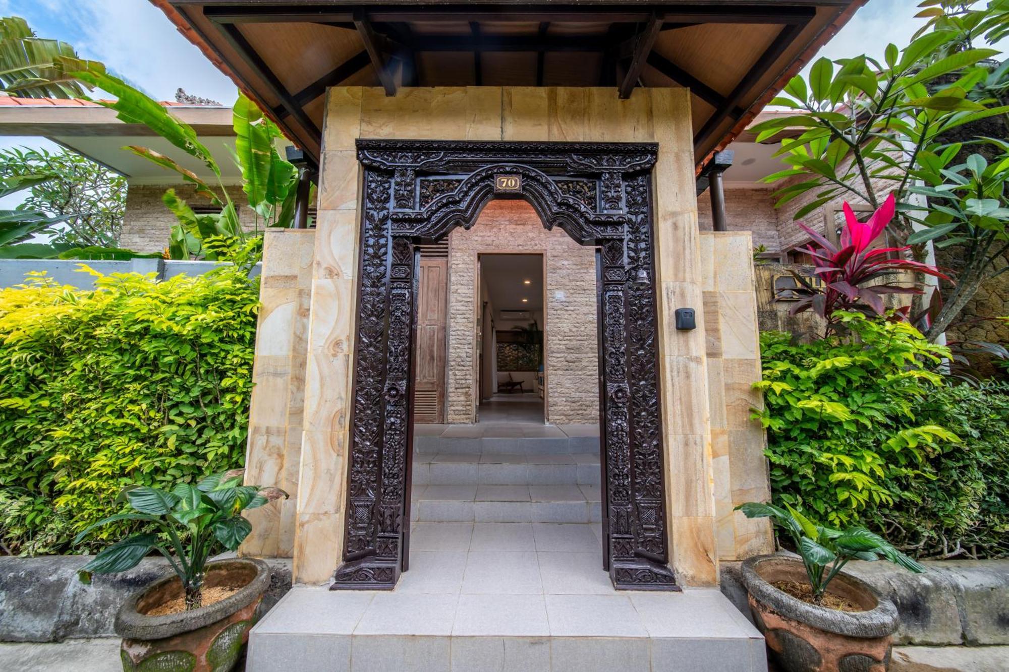 Tropical Villa Senang Uluwatu  Exterior photo